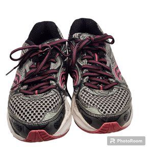 Women's Saucony Athletic Sneakers Guide 5 Size 6.5 Grey Pink Black Lace Close